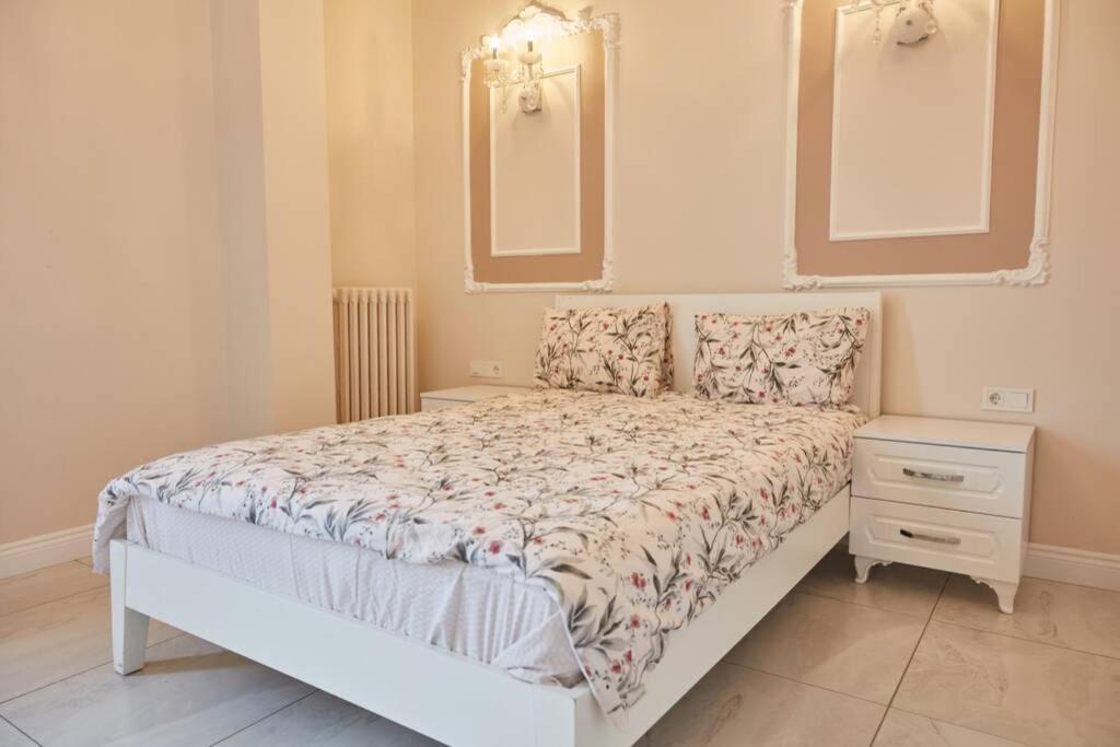 Taksim Square Apartment, Great View, Luxury Istanbul Exterior photo